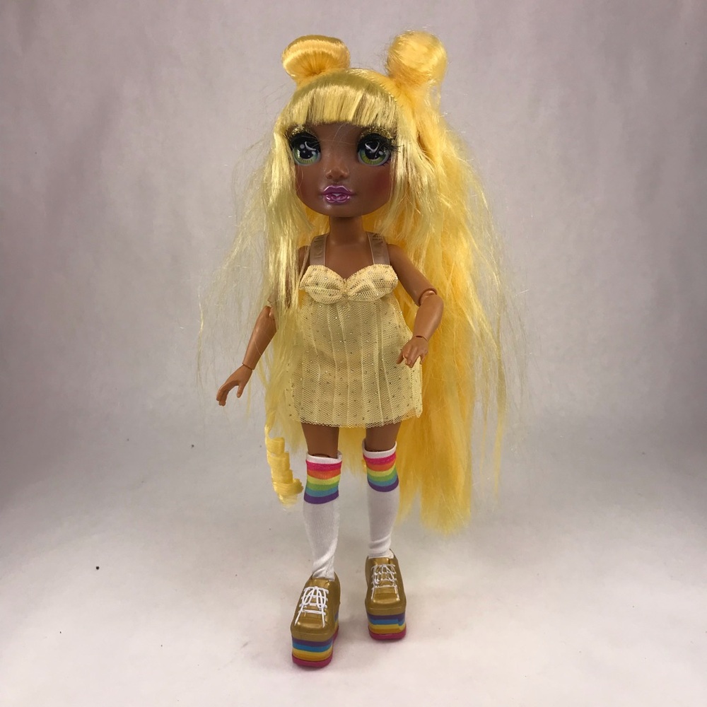 Rainbow High Series 1 Sunny Madison Doll Yellow